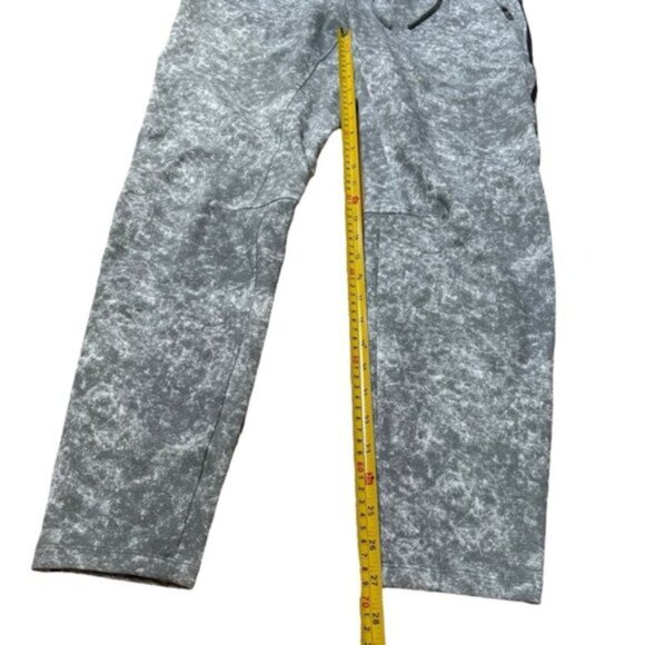 Lululemon Textured Tech Pants Men Size Medium - Picture 5 of 5